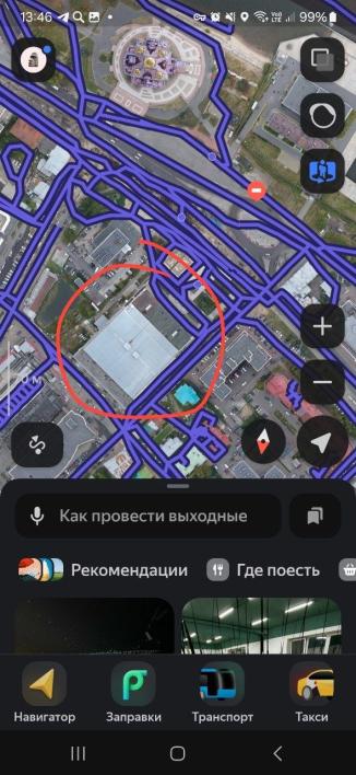 Тот же ангар отмечен на спутниковой карте возле собора